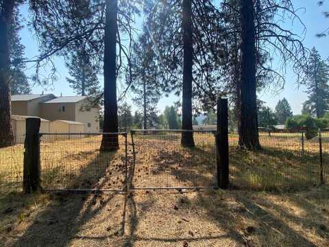 215 N Lalakes Avenue, Chiloquin, OR 97624