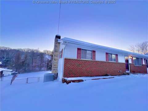 105 Holley Drive, Nitro, WV 25143