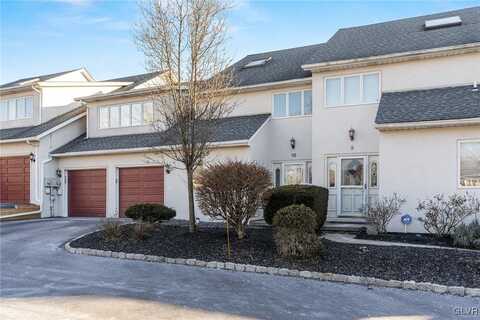 10 Aspen Court, Fair Oaks, PA 18040