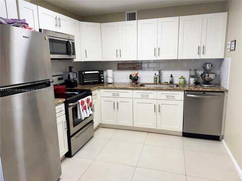 2070 Oakridge F, Deerfield Beach, FL 33442