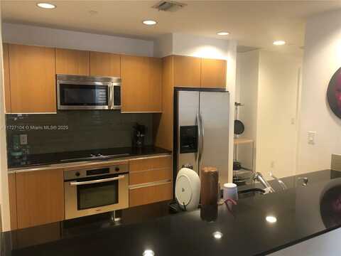 1050 Brickell Ave, Miami, FL 33131