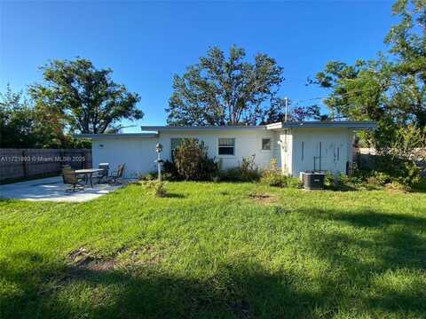 275 Garden Rd, Venice, FL 34293