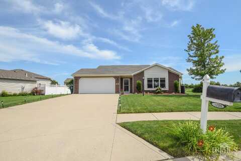 1206 W Sheffield Drive, Muncie, IN 47304