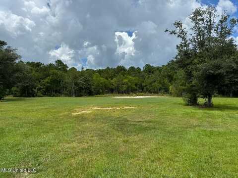 2 Hunter Hallow, Waveland, MS 39576