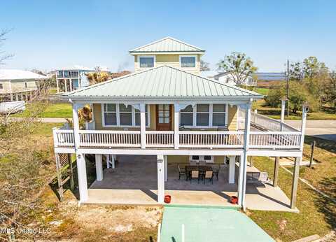 143 Helen Drive, Bay Saint Louis, MS 39520