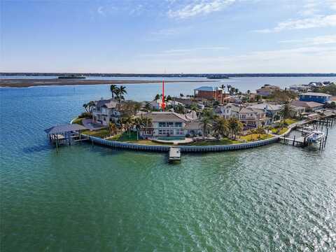 892 HARBOR ISLAND, CLEARWATER BEACH, FL 33767