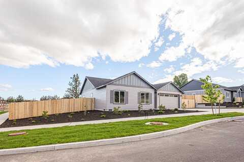 563 SW H Street, Madras, OR 97741