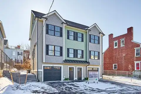 32 Union St, Lowell, MA 01852