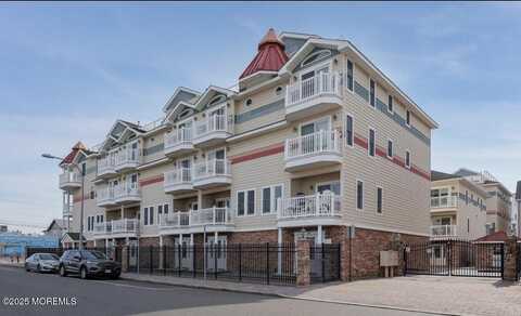 21 Blaine Avenue, Seaside Heights, NJ 08751