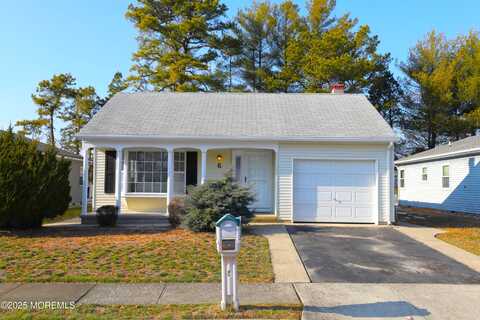 6 Elmswell Court, Toms River, NJ 08757