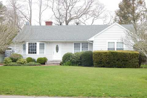 15 Maple Street, Westhampton Beach, NY 11978