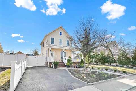 54 Harris Avenue, Freeport, NY 11520