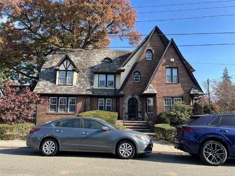 17501 Murdock Avenue, Addisleigh Park, NY 11434