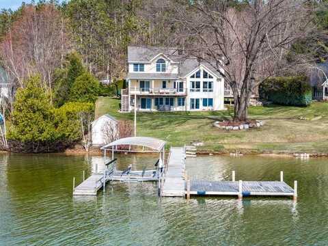 6443 Indian Garden, Petoskey, MI 49770