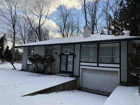 8701 Carson, Charlevoix, MI 49720