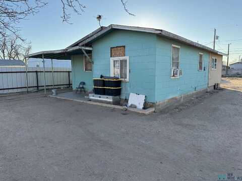 1213 S Perry Drive, Hobbs, NM 88240