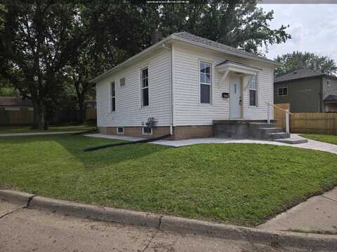3130 DACE AVE., Sioux City, IA 51105