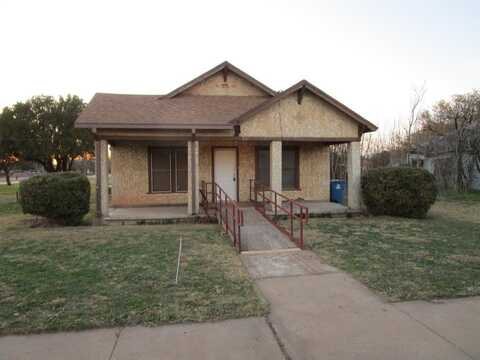 321 N Munday Avenue, Munday, TX 76371