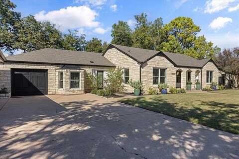 612 W Bluff Street, Granbury, TX 76048