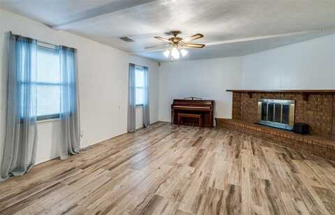 4241 Longmeadow Way, Fort Worth, TX 76133