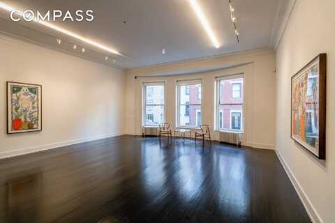 35 East 67th Street, New York, NY 10065