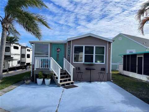 656 Nettles Blvd, Jensen Beach, FL 34957