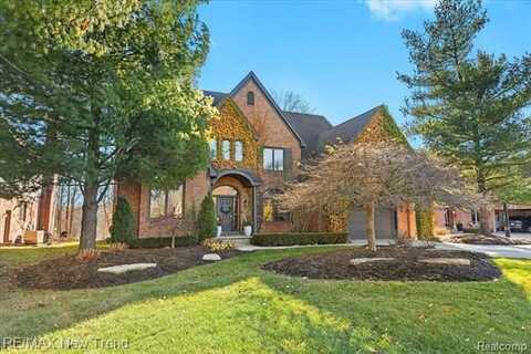 757 ELDERBERRY Court, Walled Lake, MI 48390