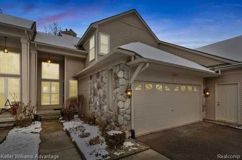 2527 PINE Drive, Wixom, MI 48393