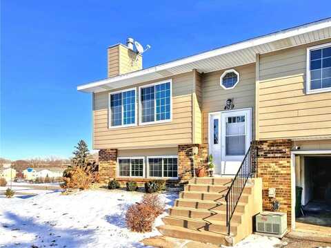 409 Dorland Road S, Maplewood, MN 55119