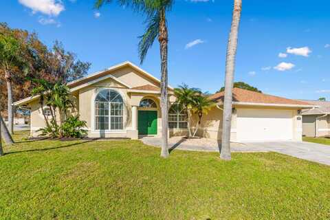 231 SE Crosspoint Drive, Port Saint Lucie, FL 34983