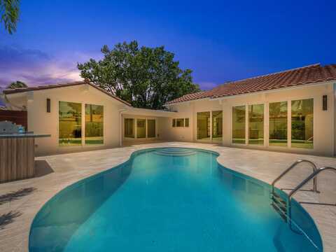 105 W Bonefish Circle, Jupiter, FL 33477