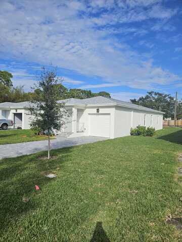 5207 SE Isabelita Avenue, Stuart, FL 34997