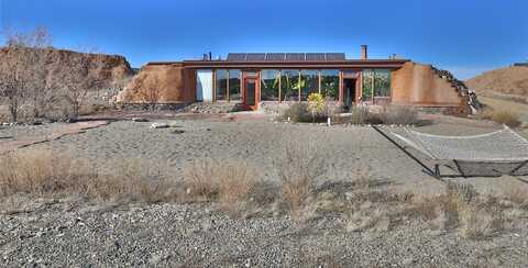 15 North Lemuria, Tres Piedras, NM 87577