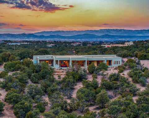 26 San Juan Ranch Road, Santa Fe, NM 87506