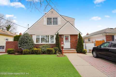 34 Osage Lane, Staten Island, NY 10312