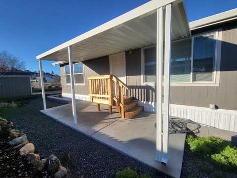 4729 S South Pacific Highway, Phoenix, OR 97535