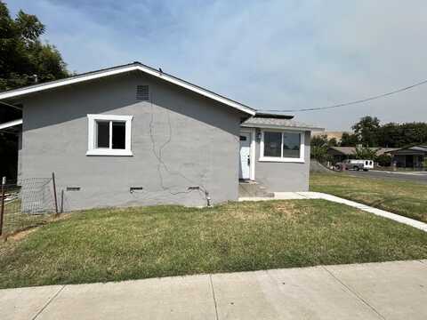 201 N Manzanillo Street, Woodlake, CA 93286