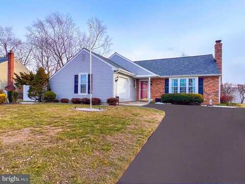 628 S QUEEN ANNE DRIVE, FAIRLESS HILLS, PA 19030