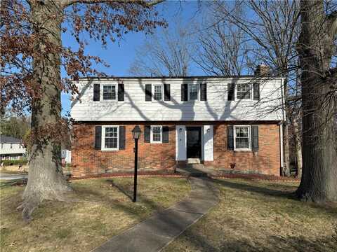 8444 Fox Ridge Rd, McCandless, PA 15237