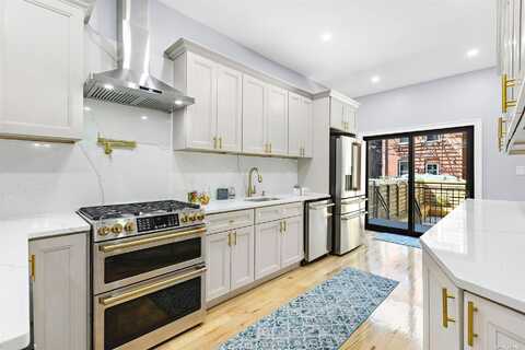 Decatur, BROOKLYN, NY 11233