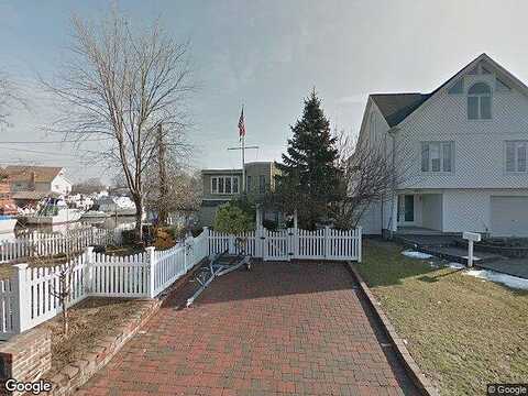 Riverside, SEAFORD, NY 11783