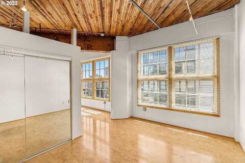 Lovejoy, PORTLAND, OR 97209