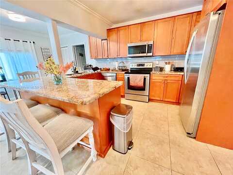 39Th, OAKLAND PARK, FL 33309