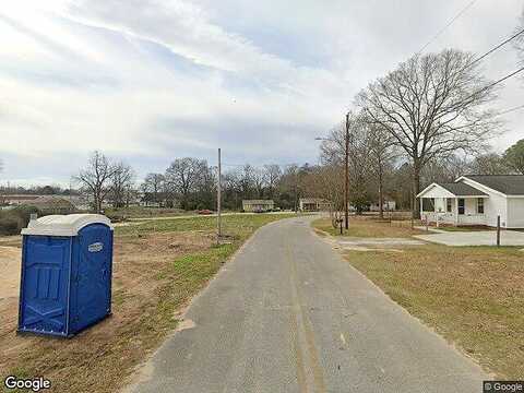 Clary St, Thomson, GA 30824