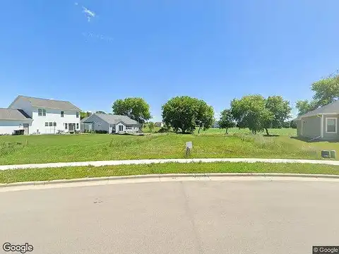 Woodside Dr, Oconomowoc, WI 53066