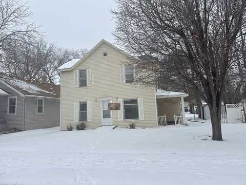 8Th, HUTCHINSON, KS 67501