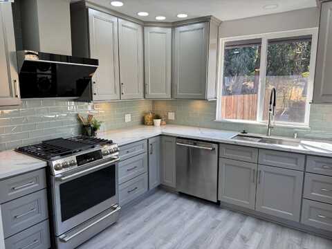 755 Missouri St, Martinez, CA 94553