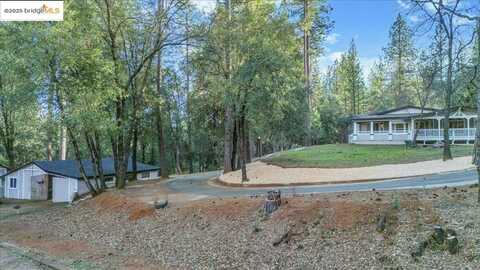 146 Three Cent Flat Rd, Glencoe, CA 95232