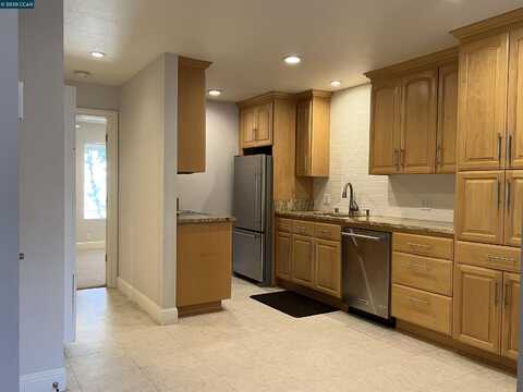 2562 Walnut Blvd, Walnut Creek, CA 94596