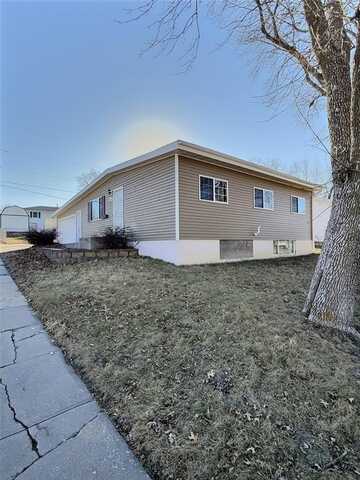 2270 26th Street, Marion, IA 52302